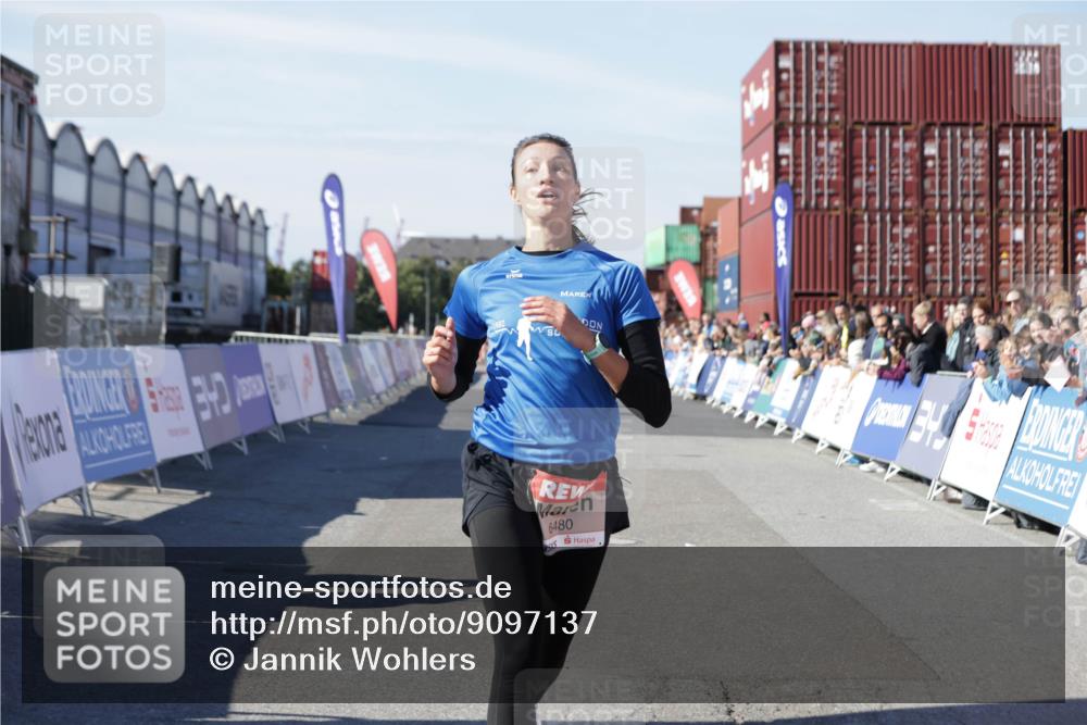 03.10.2025 - Köhlbrandbrückenlauf Jannik Wohlers http://msf.ph/oto/9097137 03.10.2025 12:55:51 Ziel 4001, 4594, 6100, 6480, 6762 meine-sportfotos.de