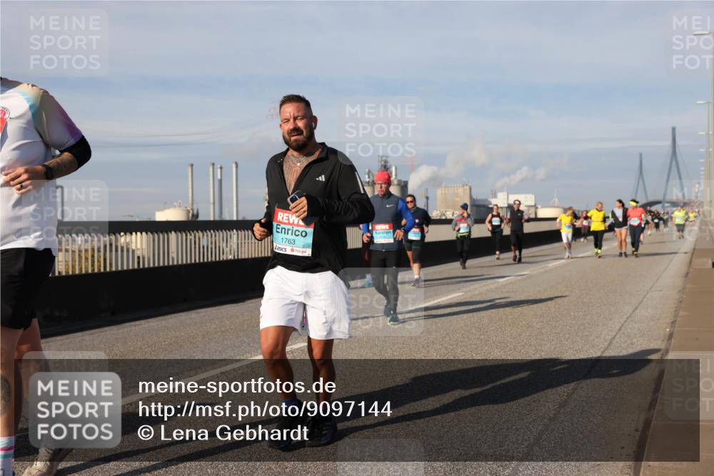 03.10.2025 - Köhlbrandbrückenlauf Lena Gebhardt http://msf.ph/oto/9097144 03.10.2025 10:10:10 Position 2 1763 meine-sportfotos.de