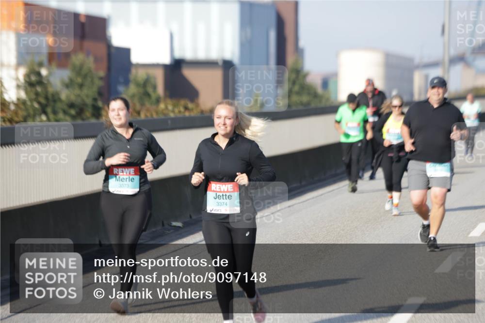 03.10.2025 - Köhlbrandbrückenlauf Jannik Wohlers http://msf.ph/oto/9097148 03.10.2025 10:17:46 Position 3 3373, 3374 meine-sportfotos.de