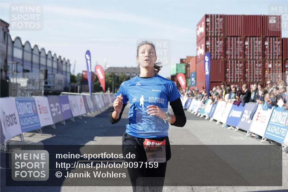 03.10.2025 - Köhlbrandbrückenlauf Jannik Wohlers http://msf.ph/oto/9097159 03.10.2025 12:55:51 Ziel 4001, 4594, 6100, 6480, 6762 meine-sportfotos.de