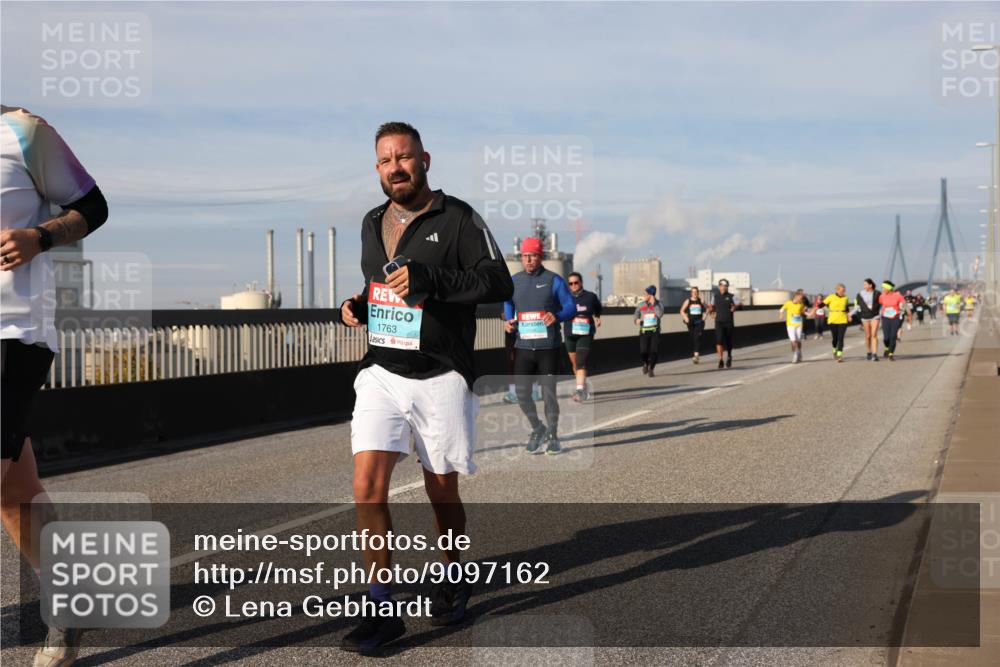 03.10.2025 - Köhlbrandbrückenlauf Lena Gebhardt http://msf.ph/oto/9097162 03.10.2025 10:10:10 Position 2 1763 meine-sportfotos.de