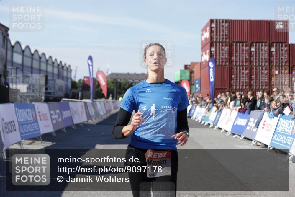 03.10.2025 - Köhlbrandbrückenlauf Jannik Wohlers http://msf.ph/oto/9097178 03.10.2025 12:55:51 Ziel 4001, 4594, 6100, 6480, 6762 meine-sportfotos.de