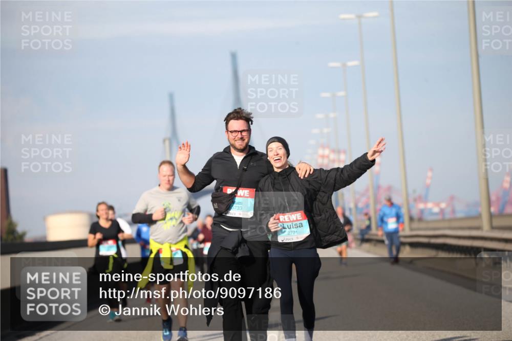 03.10.2025 - Köhlbrandbrückenlauf Jannik Wohlers http://msf.ph/oto/9097186 03.10.2025 10:15:51 Position 3 6733, 2771 meine-sportfotos.de