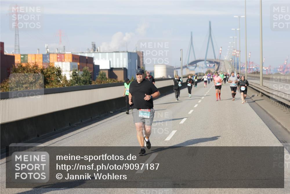 03.10.2025 - Köhlbrandbrückenlauf Jannik Wohlers http://msf.ph/oto/9097187 03.10.2025 10:17:51 Position 3 1518 meine-sportfotos.de
