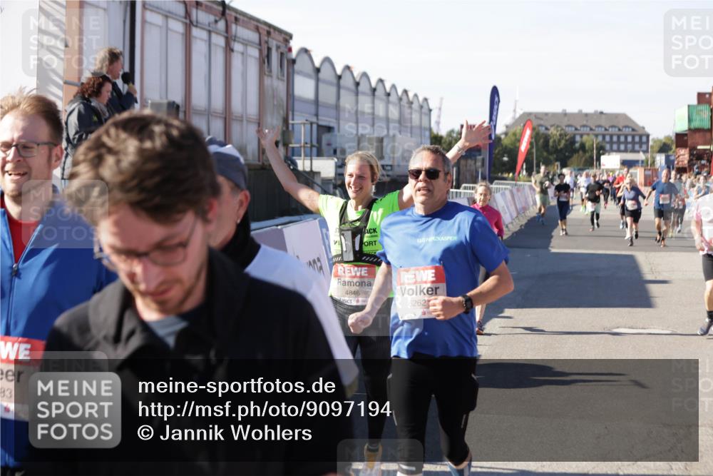 03.10.2025 - Köhlbrandbrückenlauf Jannik Wohlers http://msf.ph/oto/9097194 03.10.2025 13:21:14 Ziel 4363, 4393, 4601, 4680, 4749, 4846, 5265, 5363, 5450, 5618, 5746, 5873, 5878, 5882, 5883, 6262, 6282, 6602, 6756 meine-sportfotos.de