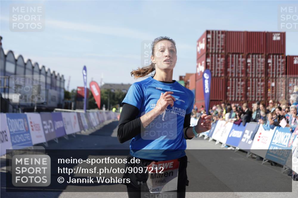 03.10.2025 - Köhlbrandbrückenlauf Jannik Wohlers http://msf.ph/oto/9097212 03.10.2025 12:55:52 Ziel 4594, 5966, 6100, 6480, 6762 meine-sportfotos.de