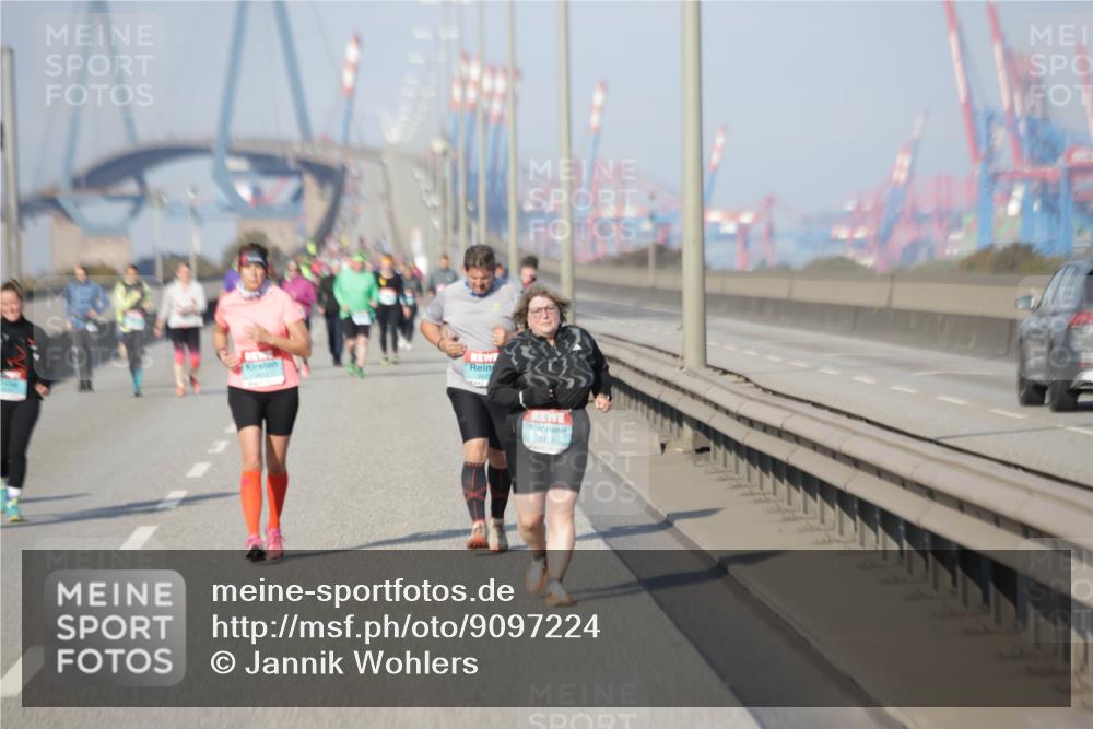 03.10.2025 - Köhlbrandbrückenlauf Jannik Wohlers http://msf.ph/oto/9097224 03.10.2025 10:17:55 Position 3 3319 meine-sportfotos.de