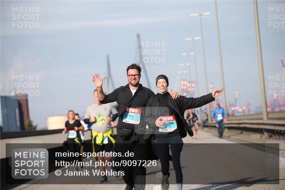 03.10.2025 - Köhlbrandbrückenlauf Jannik Wohlers http://msf.ph/oto/9097226 03.10.2025 10:15:51 Position 3 3733, 71 meine-sportfotos.de
