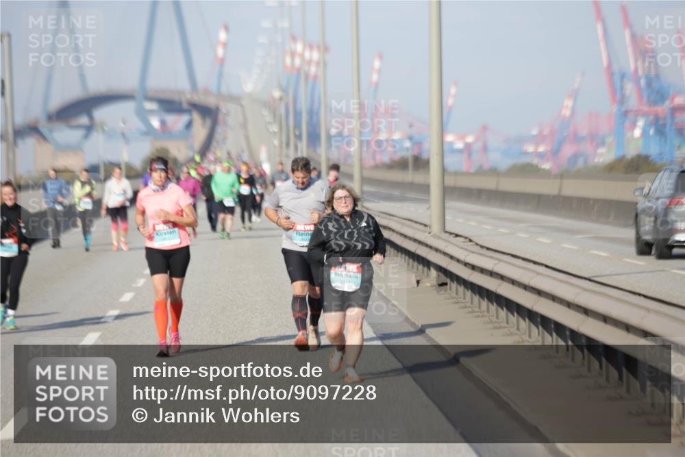03.10.2025 - Köhlbrandbrückenlauf Jannik Wohlers http://msf.ph/oto/9097228 03.10.2025 10:17:55 Position 3 3319 meine-sportfotos.de