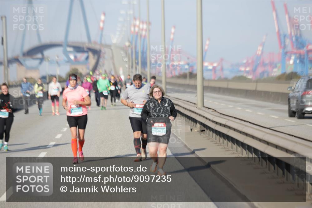 03.10.2025 - Köhlbrandbrückenlauf Jannik Wohlers http://msf.ph/oto/9097235 03.10.2025 10:17:55 Position 3 3319 meine-sportfotos.de