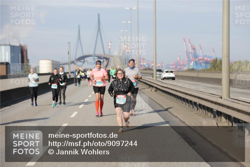03.10.2025 - Köhlbrandbrückenlauf Jannik Wohlers http://msf.ph/oto/9097244 03.10.2025 10:18:00 Position 3 3319 meine-sportfotos.de