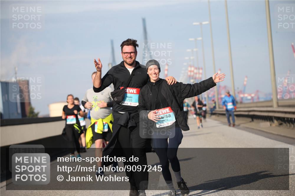 03.10.2025 - Köhlbrandbrückenlauf Jannik Wohlers http://msf.ph/oto/9097245 03.10.2025 10:15:52 Position 3 3733, 2771 meine-sportfotos.de