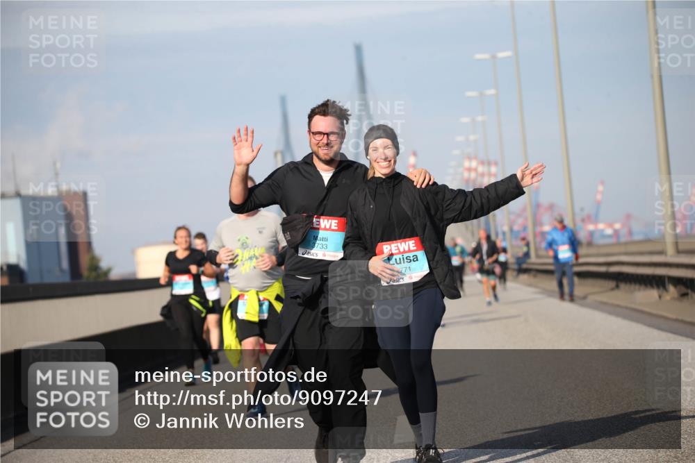 03.10.2025 - Köhlbrandbrückenlauf Jannik Wohlers http://msf.ph/oto/9097247 03.10.2025 10:15:52 Position 3 3733, 771 meine-sportfotos.de