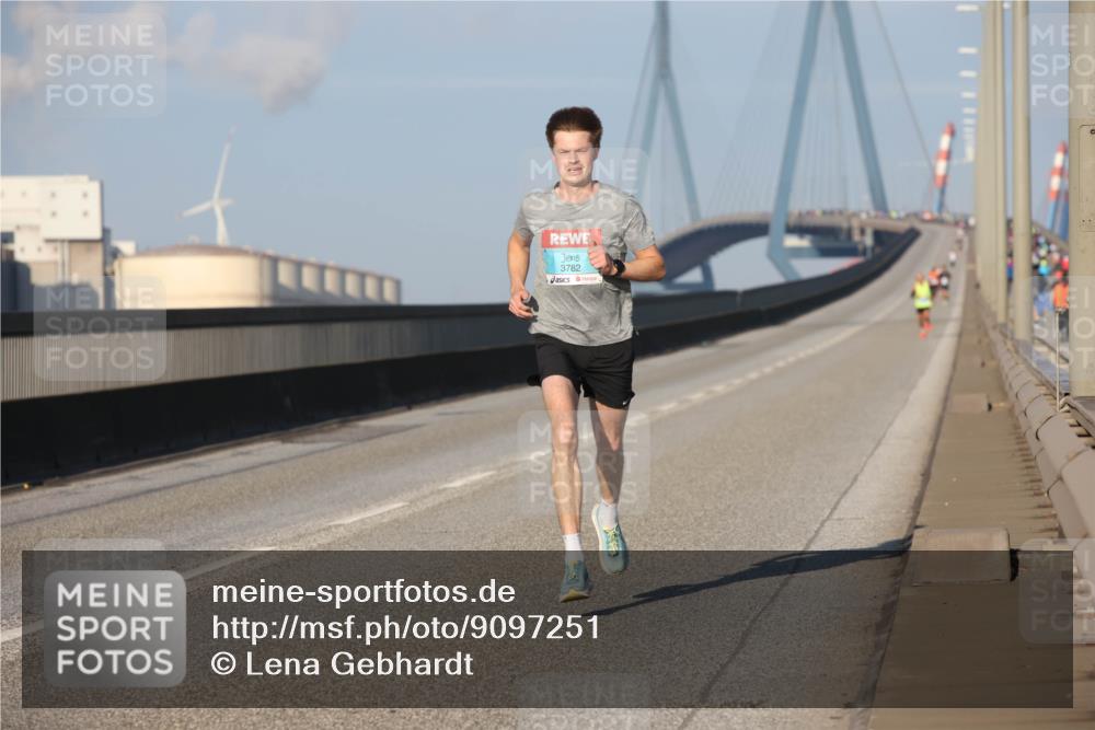 03.10.2025 - Köhlbrandbrückenlauf Lena Gebhardt http://msf.ph/oto/9097251 03.10.2025 09:33:38 Position 2 3782 meine-sportfotos.de