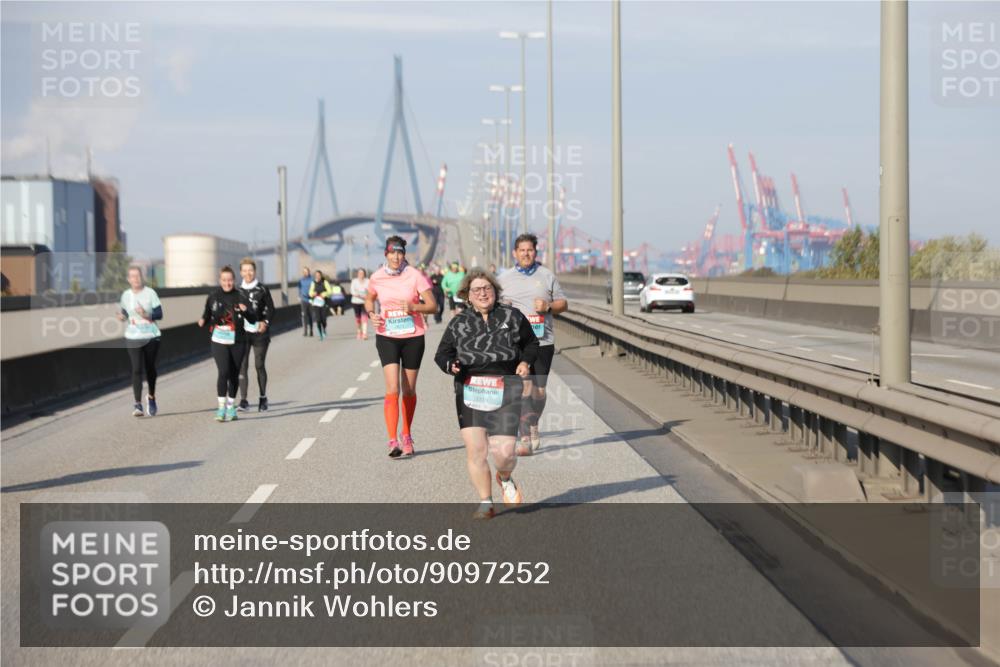03.10.2025 - Köhlbrandbrückenlauf Jannik Wohlers http://msf.ph/oto/9097252 03.10.2025 10:18:00 Position 3 3319 meine-sportfotos.de