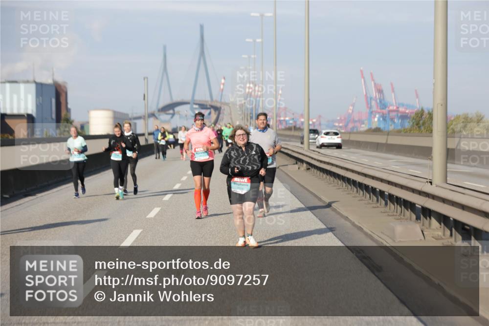 03.10.2025 - Köhlbrandbrückenlauf Jannik Wohlers http://msf.ph/oto/9097257 03.10.2025 10:18:00 Position 3 3319, 10 meine-sportfotos.de