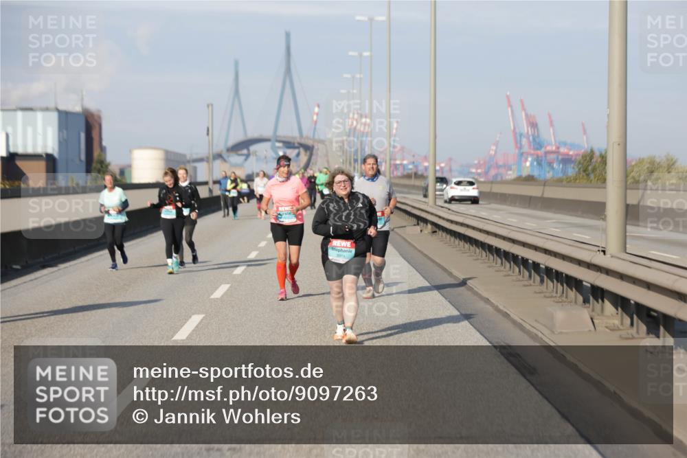 03.10.2025 - Köhlbrandbrückenlauf Jannik Wohlers http://msf.ph/oto/9097263 03.10.2025 10:18:00 Position 3 3319 meine-sportfotos.de