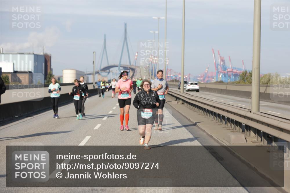 03.10.2025 - Köhlbrandbrückenlauf Jannik Wohlers http://msf.ph/oto/9097274 03.10.2025 10:18:00 Position 3 3319 meine-sportfotos.de