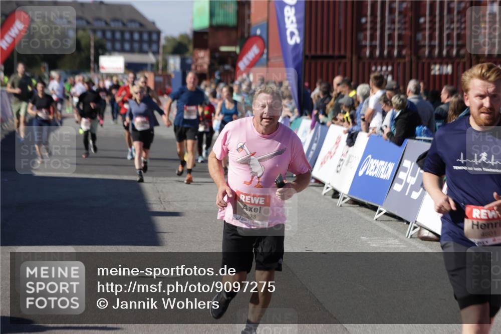 03.10.2025 - Köhlbrandbrückenlauf Jannik Wohlers http://msf.ph/oto/9097275 03.10.2025 13:21:16 Ziel 4363, 4379, 4393, 4601, 4749, 4838, 4846, 5265, 5450, 5618, 5746, 5873, 5878, 5882, 5883, 6262, 6282, 6602, 6756 meine-sportfotos.de
