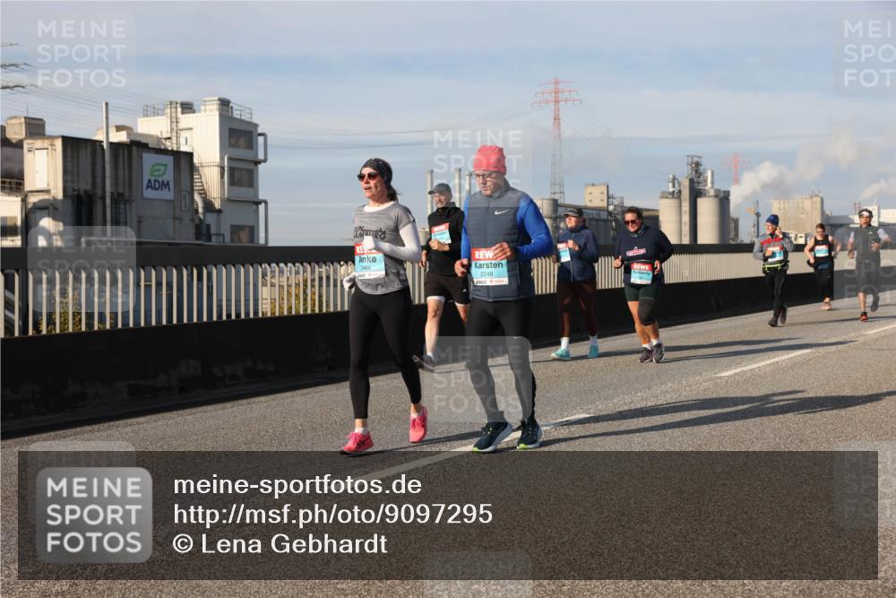 03.10.2025 - Köhlbrandbrückenlauf Lena Gebhardt http://msf.ph/oto/9097295 03.10.2025 10:10:11 Position 2 2466, 2248 meine-sportfotos.de