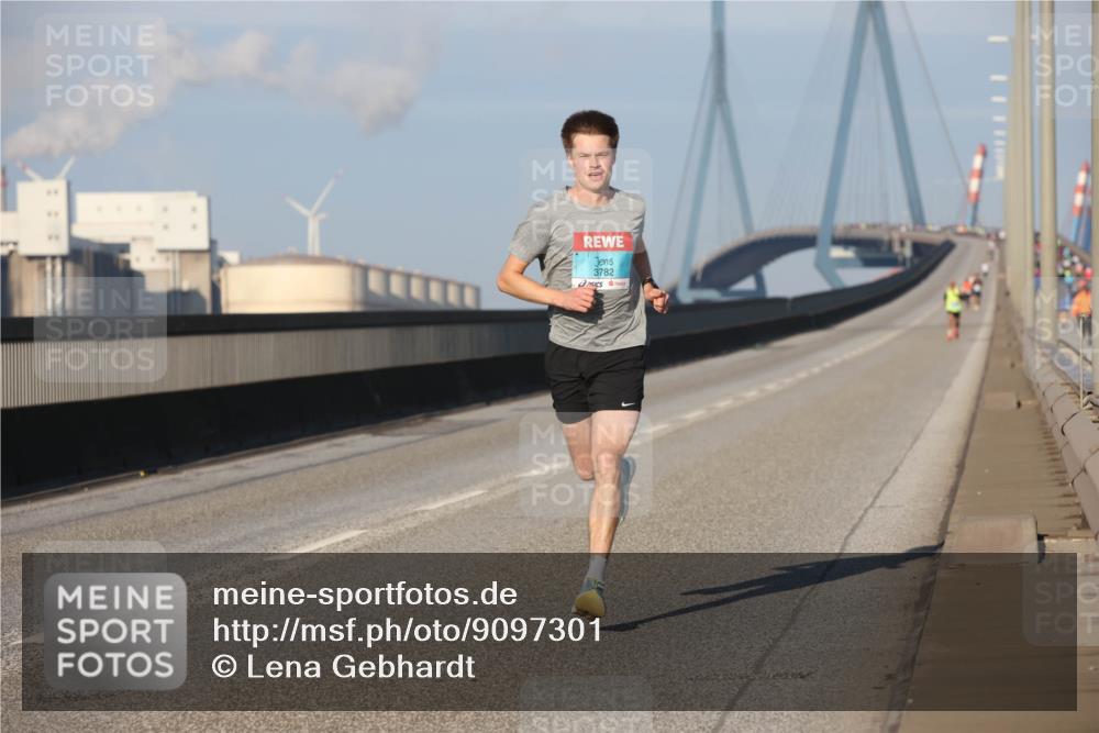 03.10.2025 - Köhlbrandbrückenlauf Lena Gebhardt http://msf.ph/oto/9097301 03.10.2025 09:33:38 Position 2 3782 meine-sportfotos.de