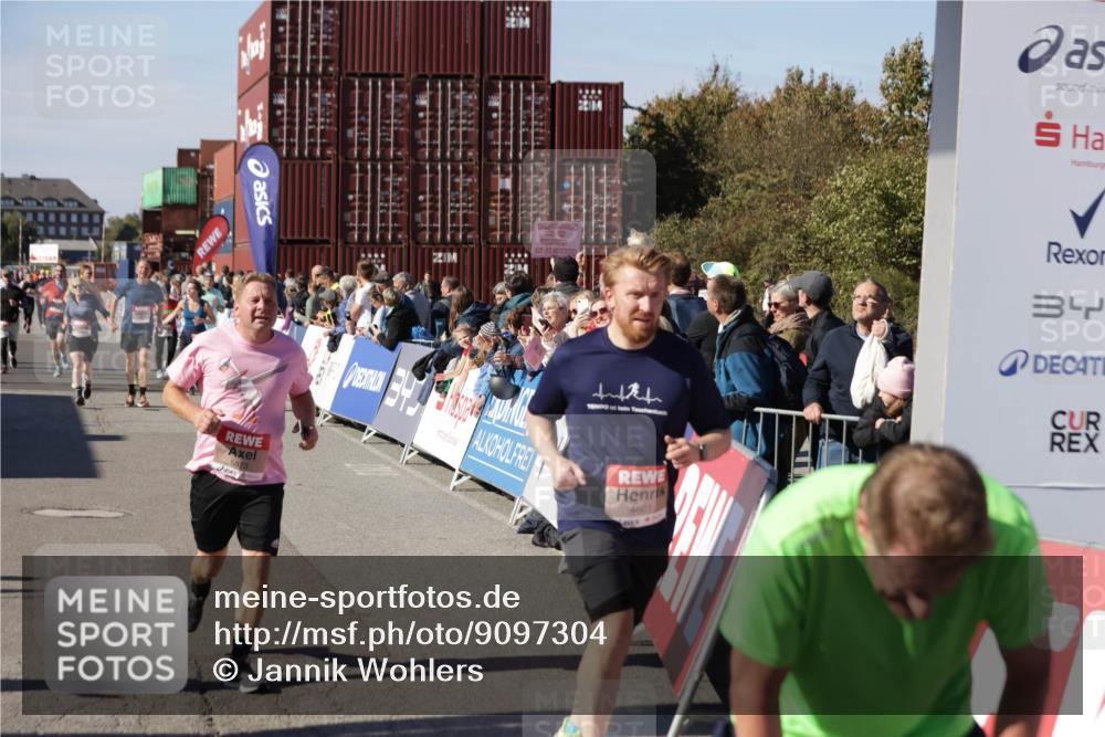 03.10.2025 - Köhlbrandbrückenlauf Jannik Wohlers http://msf.ph/oto/9097304 03.10.2025 13:21:16 Ziel 4363, 4379, 4393, 4601, 4749, 4838, 4846, 5265, 5450, 5618, 5746, 5873, 5878, 5882, 5883, 6262, 6282, 6602, 6756 meine-sportfotos.de