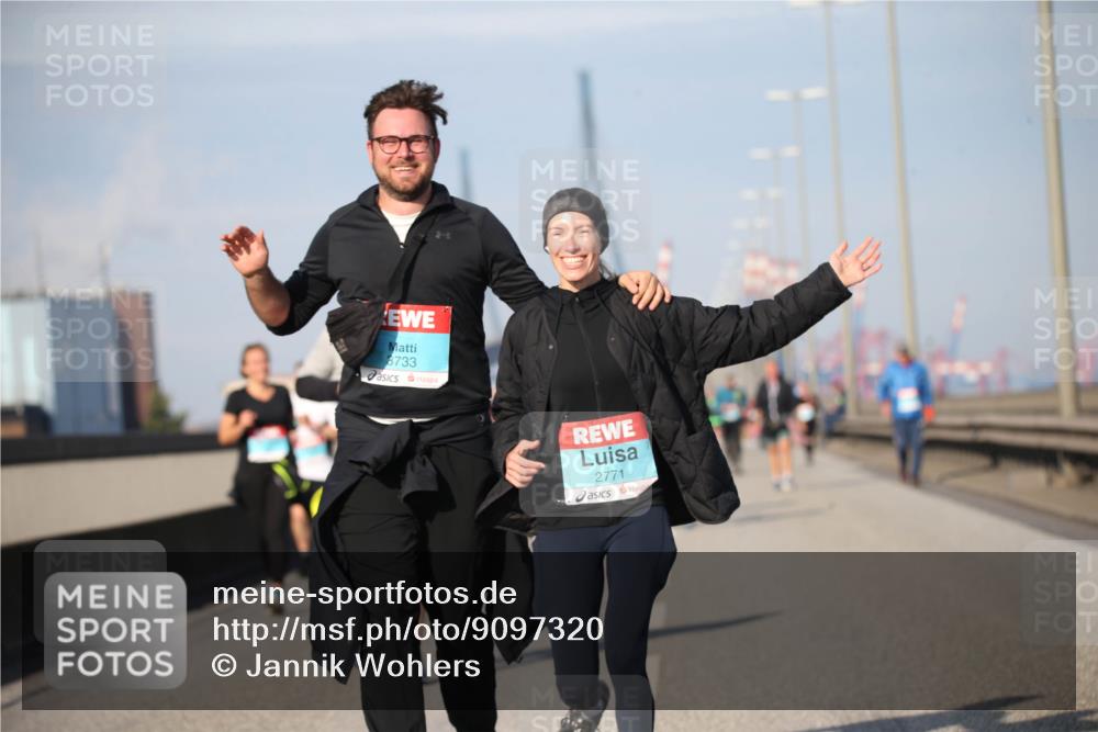 03.10.2025 - Köhlbrandbrückenlauf Jannik Wohlers http://msf.ph/oto/9097320 03.10.2025 10:15:53 Position 3 8733, 2771 meine-sportfotos.de