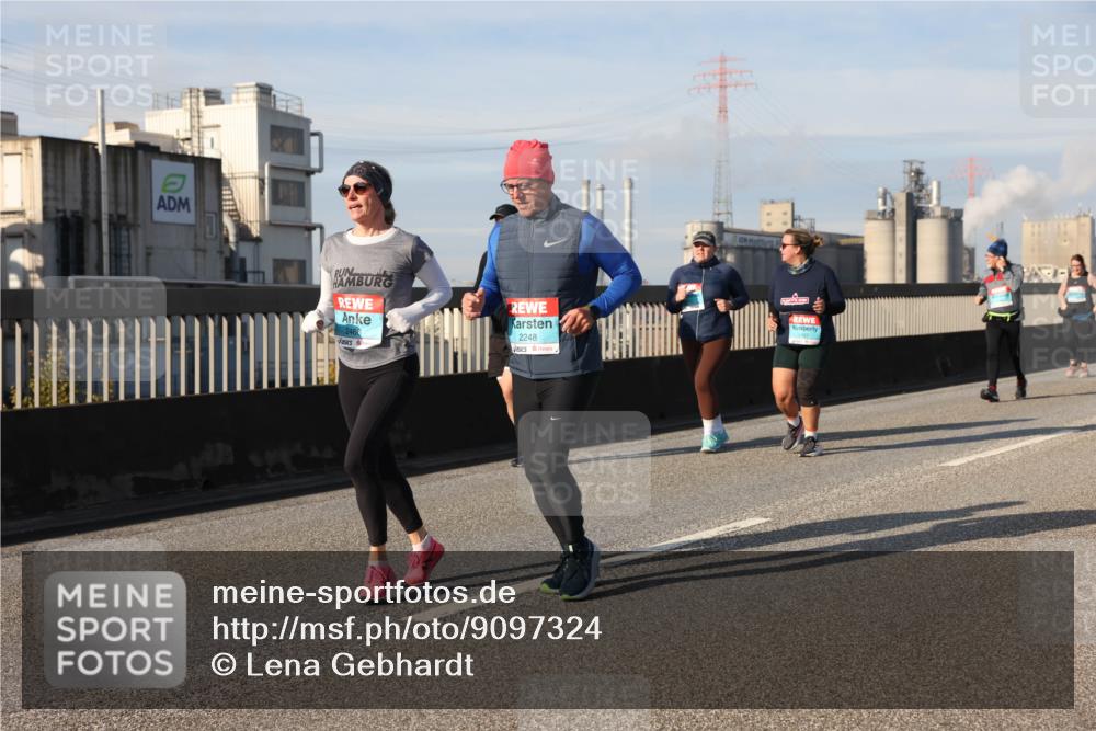 03.10.2025 - Köhlbrandbrückenlauf Lena Gebhardt http://msf.ph/oto/9097324 03.10.2025 10:10:12 Position 2 2466, 2248 meine-sportfotos.de