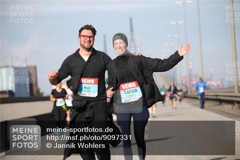 03.10.2025 - Köhlbrandbrückenlauf Jannik Wohlers http://msf.ph/oto/9097331 03.10.2025 10:15:53 Position 3 3733, 2771 meine-sportfotos.de