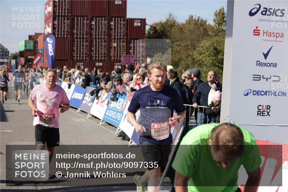 03.10.2025 - Köhlbrandbrückenlauf Jannik Wohlers http://msf.ph/oto/9097335 03.10.2025 13:21:16 Ziel 4363, 4379, 4393, 4601, 4749, 4838, 4846, 5265, 5450, 5618, 5746, 5873, 5878, 5882, 5883, 6262, 6282, 6602, 6756 meine-sportfotos.de