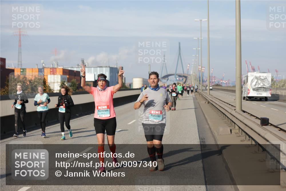 03.10.2025 - Köhlbrandbrückenlauf Jannik Wohlers http://msf.ph/oto/9097340 03.10.2025 10:18:06 Position 3 2612, 2613 meine-sportfotos.de