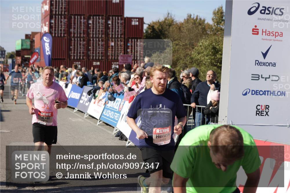 03.10.2025 - Köhlbrandbrückenlauf Jannik Wohlers http://msf.ph/oto/9097347 03.10.2025 13:21:16 Ziel 4363, 4379, 4393, 4601, 4749, 4838, 4846, 5265, 5450, 5618, 5746, 5873, 5878, 5882, 5883, 6262, 6282, 6602, 6756 meine-sportfotos.de
