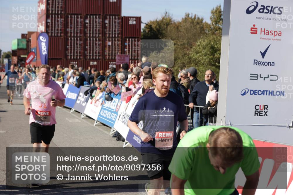 03.10.2025 - Köhlbrandbrückenlauf Jannik Wohlers http://msf.ph/oto/9097356 03.10.2025 13:21:16 Ziel 4363, 4379, 4393, 4601, 4749, 4838, 4846, 5265, 5450, 5618, 5746, 5873, 5878, 5882, 5883, 6262, 6282, 6602, 6756 meine-sportfotos.de