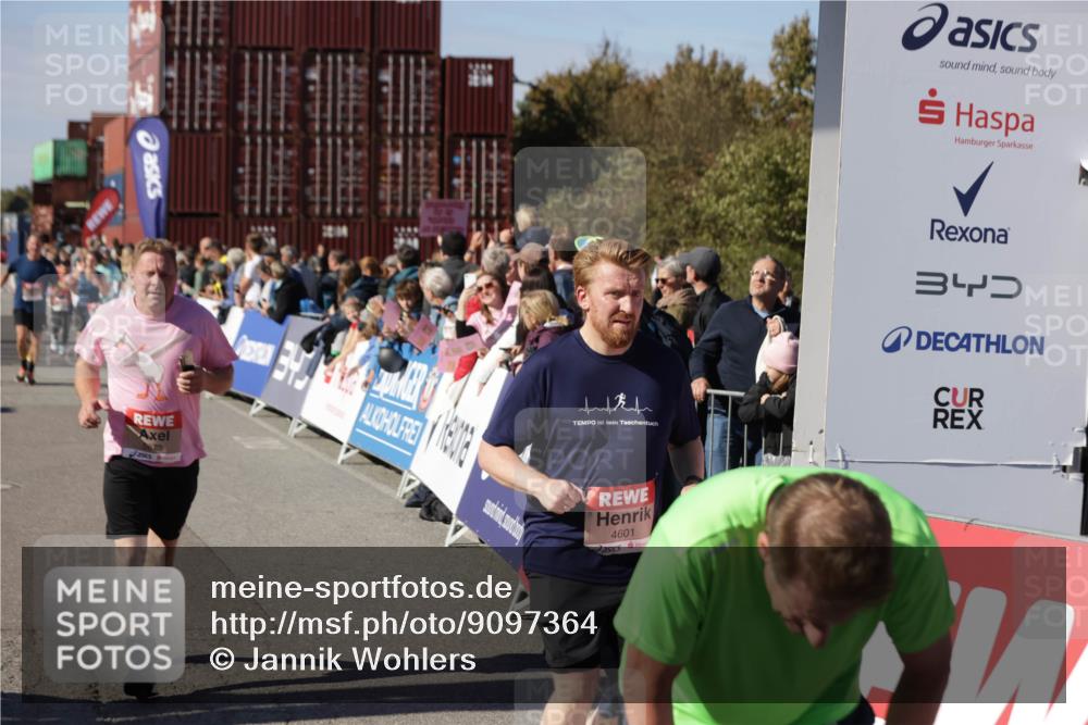 03.10.2025 - Köhlbrandbrückenlauf Jannik Wohlers http://msf.ph/oto/9097364 03.10.2025 13:21:16 Ziel 4363, 4379, 4393, 4601, 4749, 4838, 4846, 5265, 5450, 5618, 5746, 5873, 5878, 5882, 5883, 6262, 6282, 6602, 6756 meine-sportfotos.de