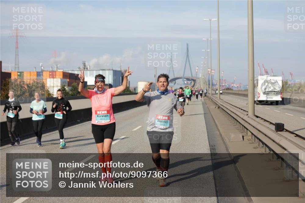 03.10.2025 - Köhlbrandbrückenlauf Jannik Wohlers http://msf.ph/oto/9097366 03.10.2025 10:18:06 Position 3 2612, 2613 meine-sportfotos.de