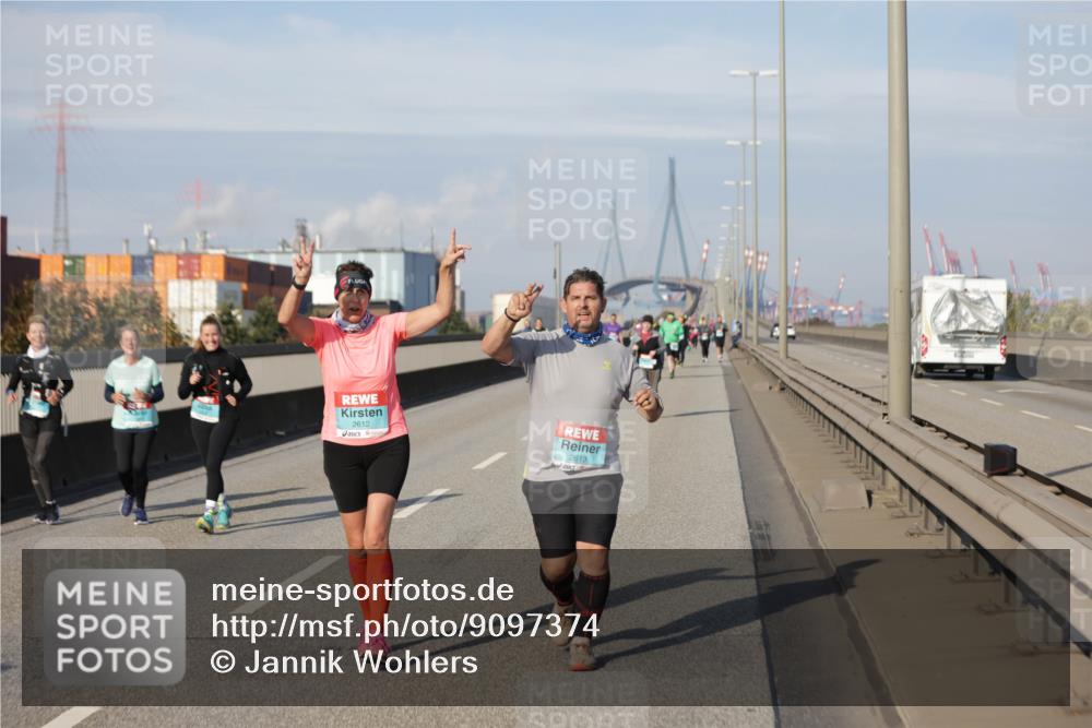 03.10.2025 - Köhlbrandbrückenlauf Jannik Wohlers http://msf.ph/oto/9097374 03.10.2025 10:18:06 Position 3 2612, 2613 meine-sportfotos.de