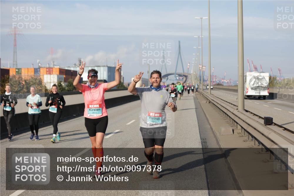 03.10.2025 - Köhlbrandbrückenlauf Jannik Wohlers http://msf.ph/oto/9097378 03.10.2025 10:18:06 Position 3 2612, 2613 meine-sportfotos.de