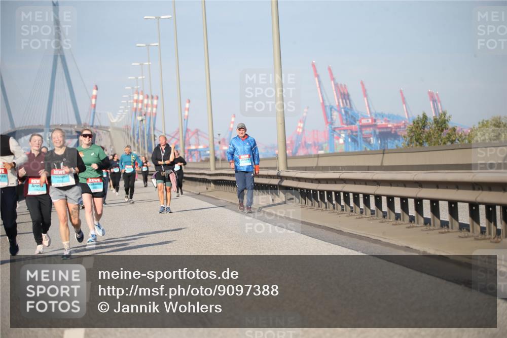 03.10.2025 - Köhlbrandbrückenlauf Jannik Wohlers http://msf.ph/oto/9097388 03.10.2025 10:16:00 Position 3  meine-sportfotos.de