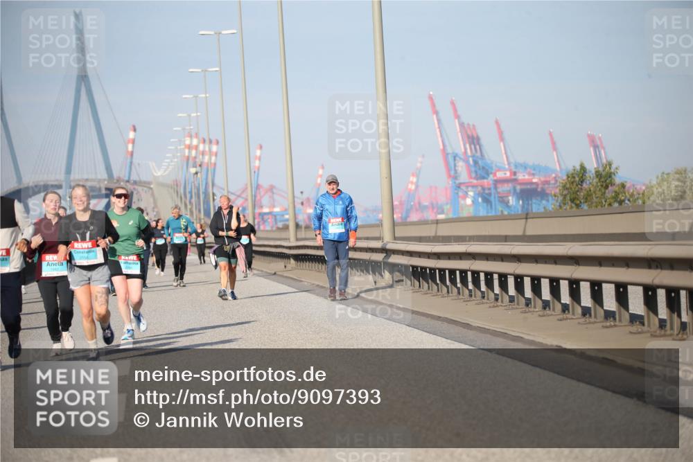 03.10.2025 - Köhlbrandbrückenlauf Jannik Wohlers http://msf.ph/oto/9097393 03.10.2025 10:16:00 Position 3 2558 meine-sportfotos.de