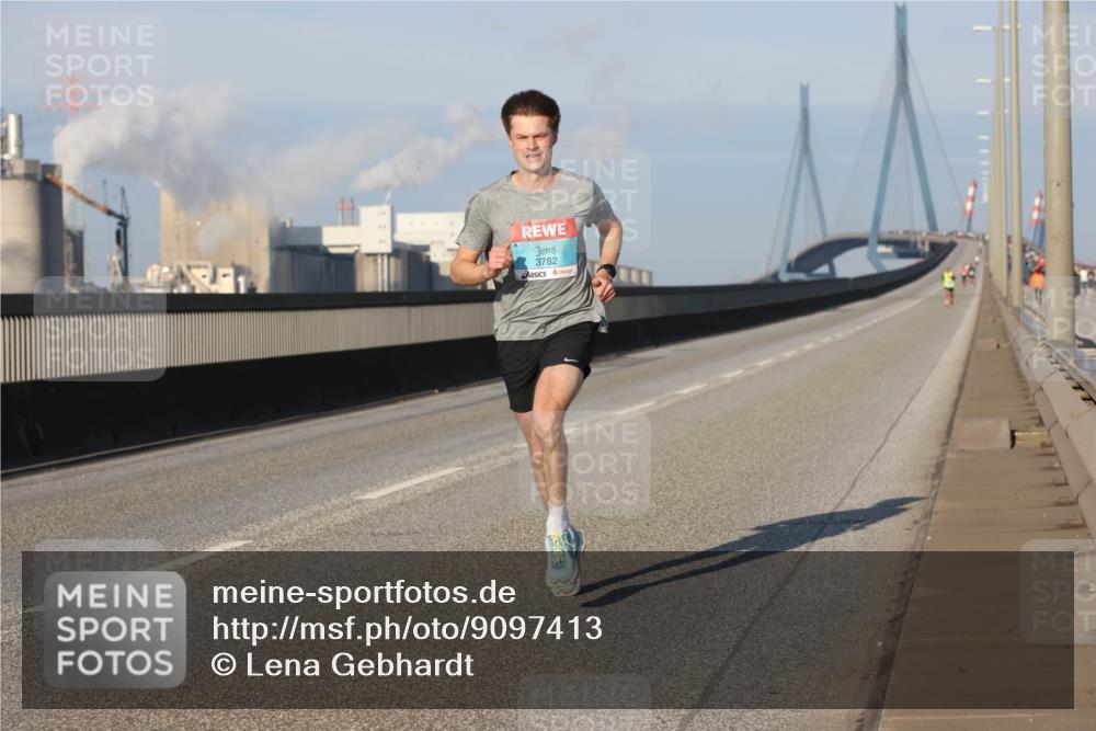 03.10.2025 - Köhlbrandbrückenlauf Lena Gebhardt http://msf.ph/oto/9097413 03.10.2025 09:33:40 Position 2 3782 meine-sportfotos.de