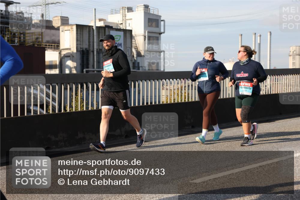 03.10.2025 - Köhlbrandbrückenlauf Lena Gebhardt http://msf.ph/oto/9097433 03.10.2025 10:10:13 Position 2 606, 1497 meine-sportfotos.de