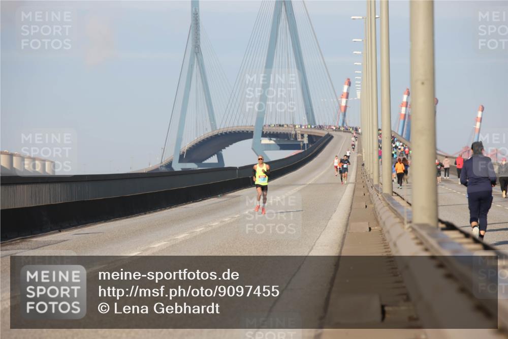 03.10.2025 - Köhlbrandbrückenlauf Lena Gebhardt http://msf.ph/oto/9097455 03.10.2025 09:33:50 Position 2  meine-sportfotos.de