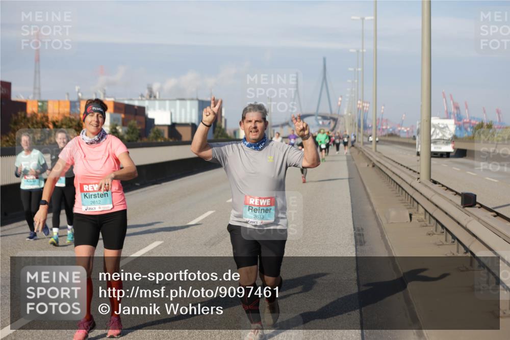 03.10.2025 - Köhlbrandbrückenlauf Jannik Wohlers http://msf.ph/oto/9097461 03.10.2025 10:18:07 Position 3 2612, 2613 meine-sportfotos.de