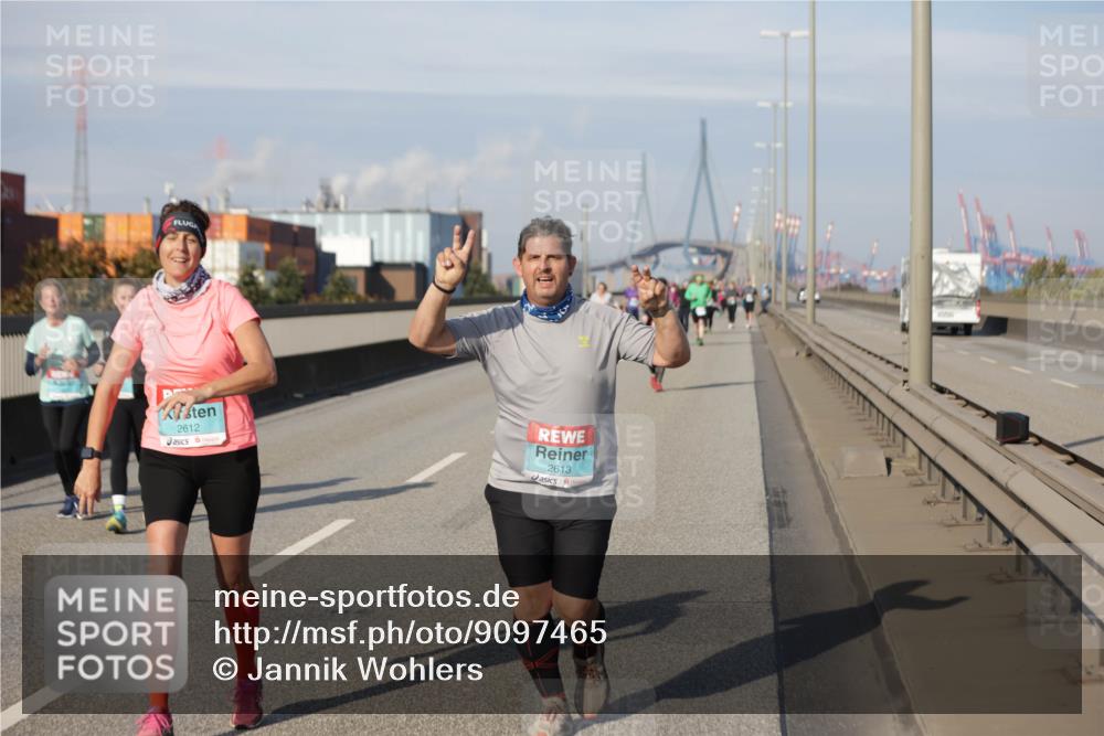 03.10.2025 - Köhlbrandbrückenlauf Jannik Wohlers http://msf.ph/oto/9097465 03.10.2025 10:18:07 Position 3 2612, 2613 meine-sportfotos.de