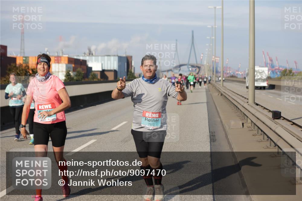 03.10.2025 - Köhlbrandbrückenlauf Jannik Wohlers http://msf.ph/oto/9097470 03.10.2025 10:18:07 Position 3 2613 meine-sportfotos.de