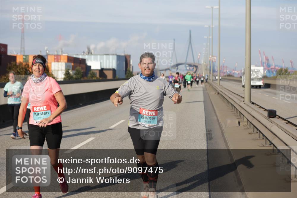 03.10.2025 - Köhlbrandbrückenlauf Jannik Wohlers http://msf.ph/oto/9097475 03.10.2025 10:18:08 Position 3 2612, 2613 meine-sportfotos.de