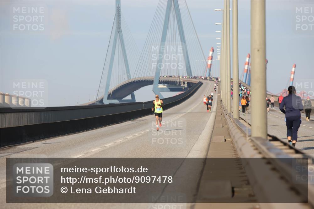 03.10.2025 - Köhlbrandbrückenlauf Lena Gebhardt http://msf.ph/oto/9097478 03.10.2025 09:33:50 Position 2  meine-sportfotos.de