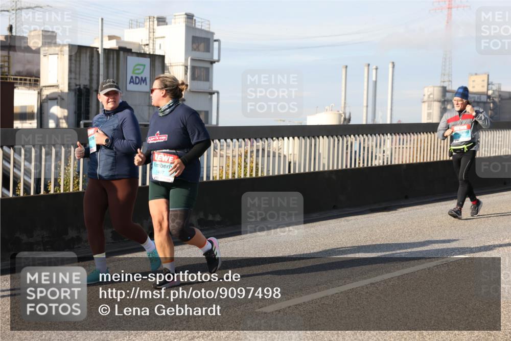 03.10.2025 - Köhlbrandbrückenlauf Lena Gebhardt http://msf.ph/oto/9097498 03.10.2025 10:10:14 Position 2 1497 meine-sportfotos.de