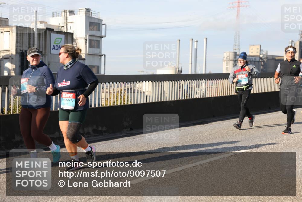 03.10.2025 - Köhlbrandbrückenlauf Lena Gebhardt http://msf.ph/oto/9097507 03.10.2025 10:10:14 Position 2 50, 1497 meine-sportfotos.de