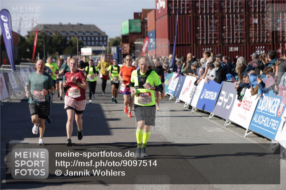 03.10.2025 - Köhlbrandbrückenlauf Jannik Wohlers http://msf.ph/oto/9097514 03.10.2025 13:22:31 Ziel 4481, 4482, 4508, 5213, 5214, 5272, 5839, 5851, 5929, 5982, 6188, 6300, 6413, 6733 meine-sportfotos.de
